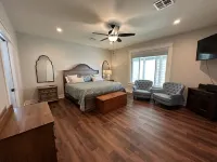 200 feet on the water with boat house!!! Hotels in Hackberry