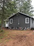 Quaint 2 bedroom cabin overlooking Brandy Lake in beautiful Minocqua/Woodruff.