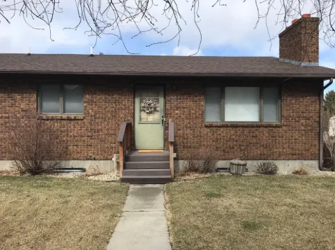 Cozy townhouse close to Hospital & Capital