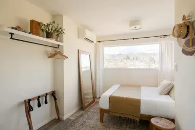 Casa Flamingo | Cozy Cabin with Views | 5 Acres 조슈아 트리 게이트웨이 주변 호텔