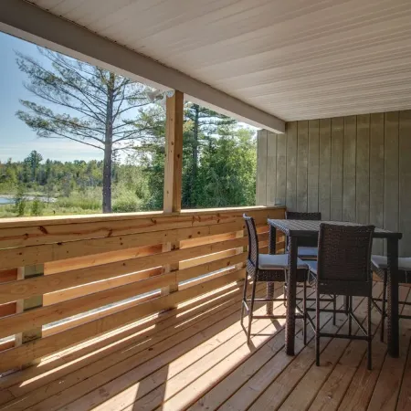 Private Hot Tub, King Size Bed Crystal Mountain 17 miles, Traverse City Sleeps 4 Отели в г. Интерлошен