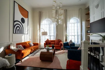 Luxury Townhome Minutes From DC Hotels in 