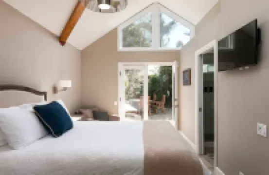 Pierpont Beach Ventura GEM Sleeps 6 Family Friendly-2 Min Walk to the Beach!