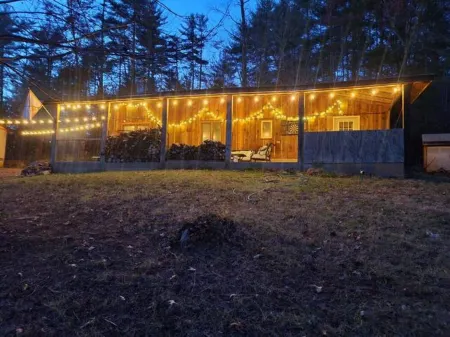 Cute cabin next to Pisgah National Forest; Hot tub Wi-Fi