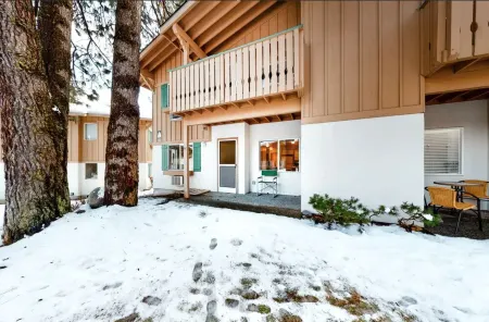 Wander in to Alpine, a basecamp for your adventure!!