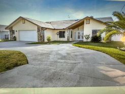 Canal Home 3Br 2BA with Salt Water Heated Pool and Boat DockDiscounts Available