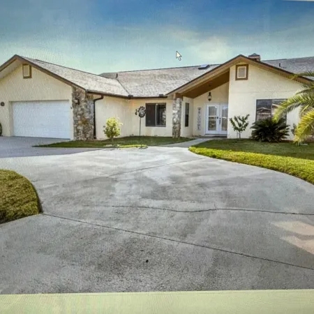 Canal Home 3Br 2BA with Salt Water Heated Pool and Boat DockDiscounts Available