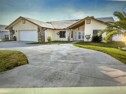 Canal Home 3Br 2BA with Salt Water Heated Pool and Boat DockDiscounts Available