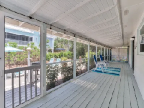 Captiva Mermaid Pool House - Beachside of Village Center- 3/21 Week Now Open!