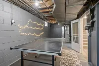 6BR Home w public Lake Access 1.8miles 2 DT Wayzata, enjoy the lake year round! Hotels in Minnetonka