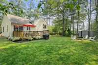 Newly renovated cottage 5 minute drive to several beaches. Great location! Hotels near Old Mountain Field
