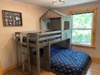 Remodeled home less than 1 mile from  entrance to Seven Points at Raystown Lake