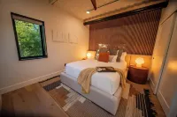 Luxe Container Getaway with View Hotels near Molalla Assembly of God