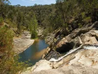 Woongarra Cottage - Tranquil Off-Grid Nature Escape in a Bush Setting Hotels in Beechworth