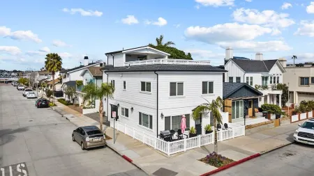 Newport Beach 1 bedroom, 1 bath + Sleeper Sofa Bed - Home/Beach/Garage/Patio Отели рядом с достопримечательностью «Ньюпорт-Бич»