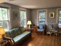 Classic Mystic Retreat Walking Distance to Downtown