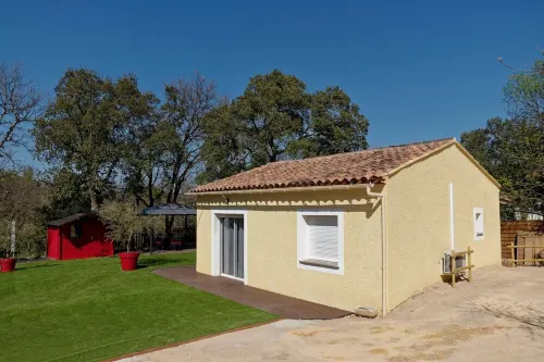 Pretty bungalow in Le Luc-En-Provence