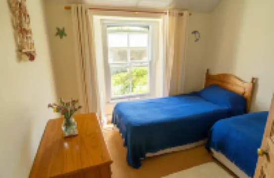 Character Coastal Cottage 5 minutes stroll to Beach/Amenities