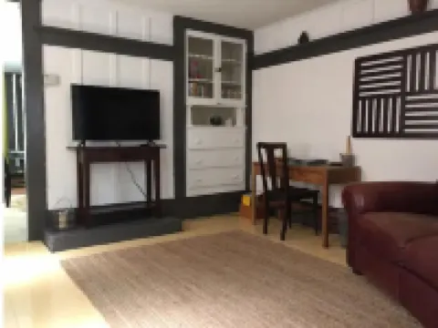 Spacious 1906 Victorian in-law apartment Hoteles en Alameda