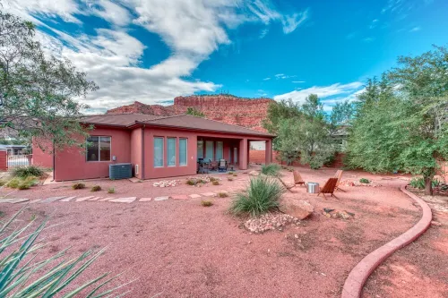 Private hot tub! Pool/Spa! 2 King Beds! Bunk Room! Sleeps 10! Pickleball! Gym!