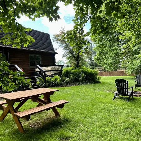 Cabin in Amish Country w animals - 1 mile from Berlin, Ohio