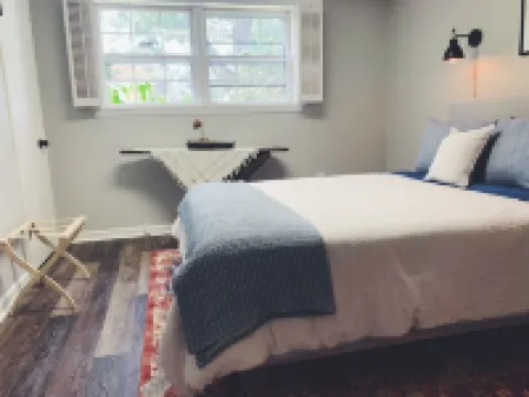 Basement Apartment on the Loop