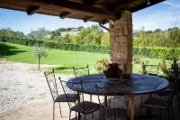 Villa with private pool in beautiful surroundings in the Marche! Hotel di Castelraimondo