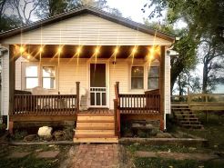Cozy Country Cottage is family friendly, small taste of country close to town.