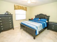 Paradise Waterfront Resort! PoolSpa with Swim-up Bar, Dock, Kayaks, Pets Welcome Hotels in Apollo Beach