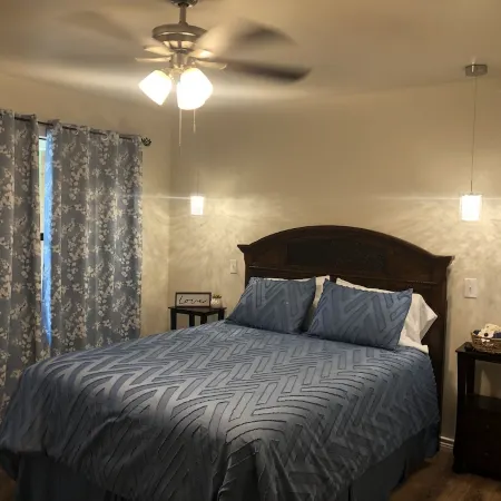 Cozy Cottage on the Frio-unplug and recharge