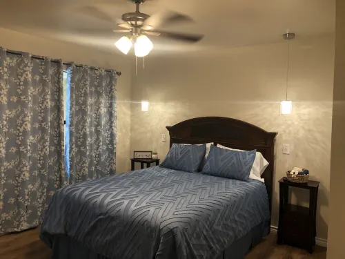 Cozy Cottage on the Frio-unplug and recharge