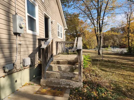 Cozy and Comfortable Home in West County Отели в г. Балвин