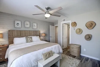 Seas the Day at Coral Cay— Minute Walk to Beach! Hôtels à proximité de : The Dunes Condominiums