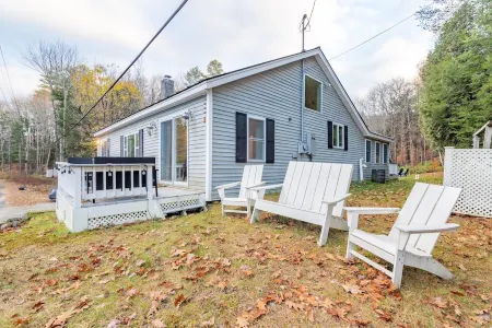 Beautiful Waterfront , four season home on charming Crescent Lake!