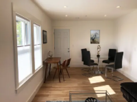 Newly Renovated 2 BR Apartment in the Heart of Sausalito Hotels in Sausalito