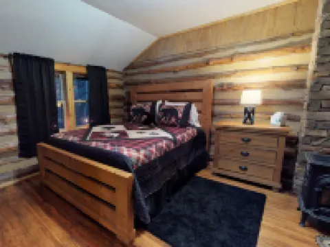 Cozy Log Cabin in the Heart of Smoke Hole Canyon Overlooking South Branch River. Pendleton County otelleri