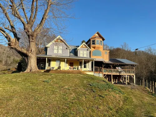 Blue Hill Farm in the heart of the Blue Ridge: Hotels in Madison County