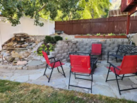 Clean, Quiet 2 Bdrm Near Provo w/ Direct Access to City Park Hoteles en Springville