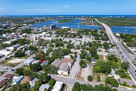 Remodeled home walking distance to Canal St. Отели рядом с достопримечательностью «Sugar Mill Country Club»