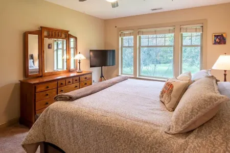 Maggie’s Hideaway - Mountain and Fairway view