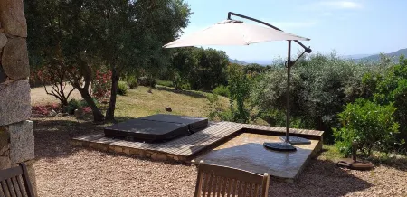 Sheepfold in dry stones with outdoor spa, calm assured Отели в г. Граначе