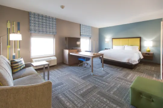 ハンプトン  イン & スイーツ ストラウド のホテル