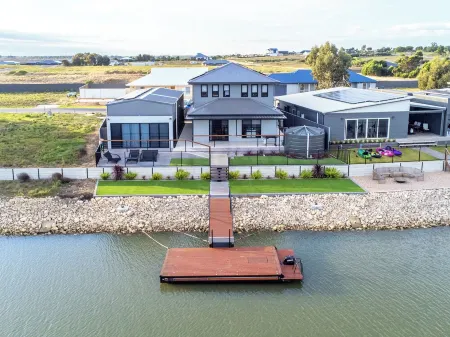 Theriverbend43 Wellington Marina· Wellington East, South Australia Отели в г. Тейлем Бенд