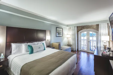 The Cotton Sail Hotel Savannah, Tapestry Collection by Hilton