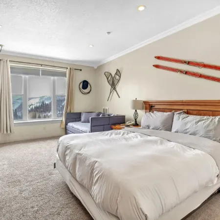Cozy Private King Suite with Unbeatable Amenities and View in Cedar Breaks Lodge