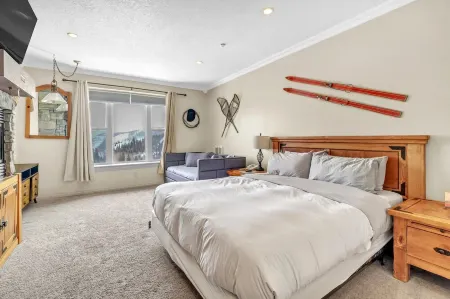 Cozy Private King Suite with Unbeatable Amenities and View in Cedar Breaks Lodge Отели в г. Брайан Хед