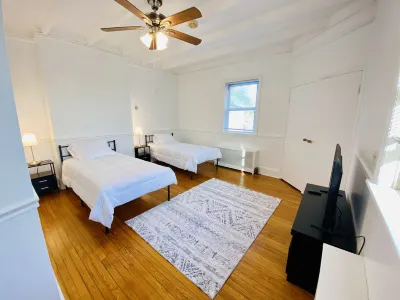 Beautiful, spacious, and centrally located - 25 minutes from the heart of NYC. Hotel in zona YOHO Artists