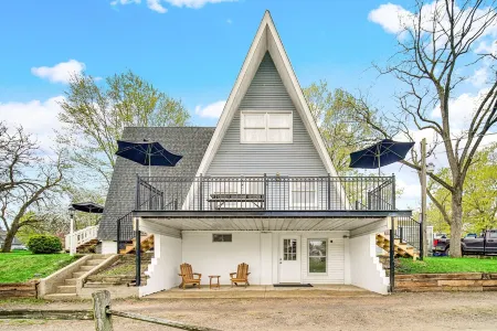 6bedroom 3 bath amazing home, near lake max