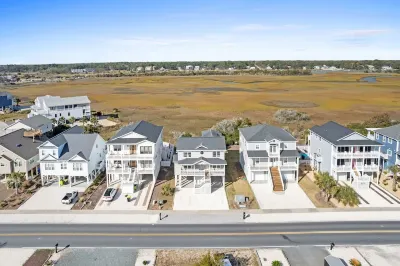 180° Views - 2 King Beds & 4 Queen Beds - 222 Steps to Beach