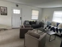 Brigantine 2BR 1.5BA Bottom Floor Condo with Tesla/EV Charger Отели рядом с достопримечательностью «Парк Шарк»